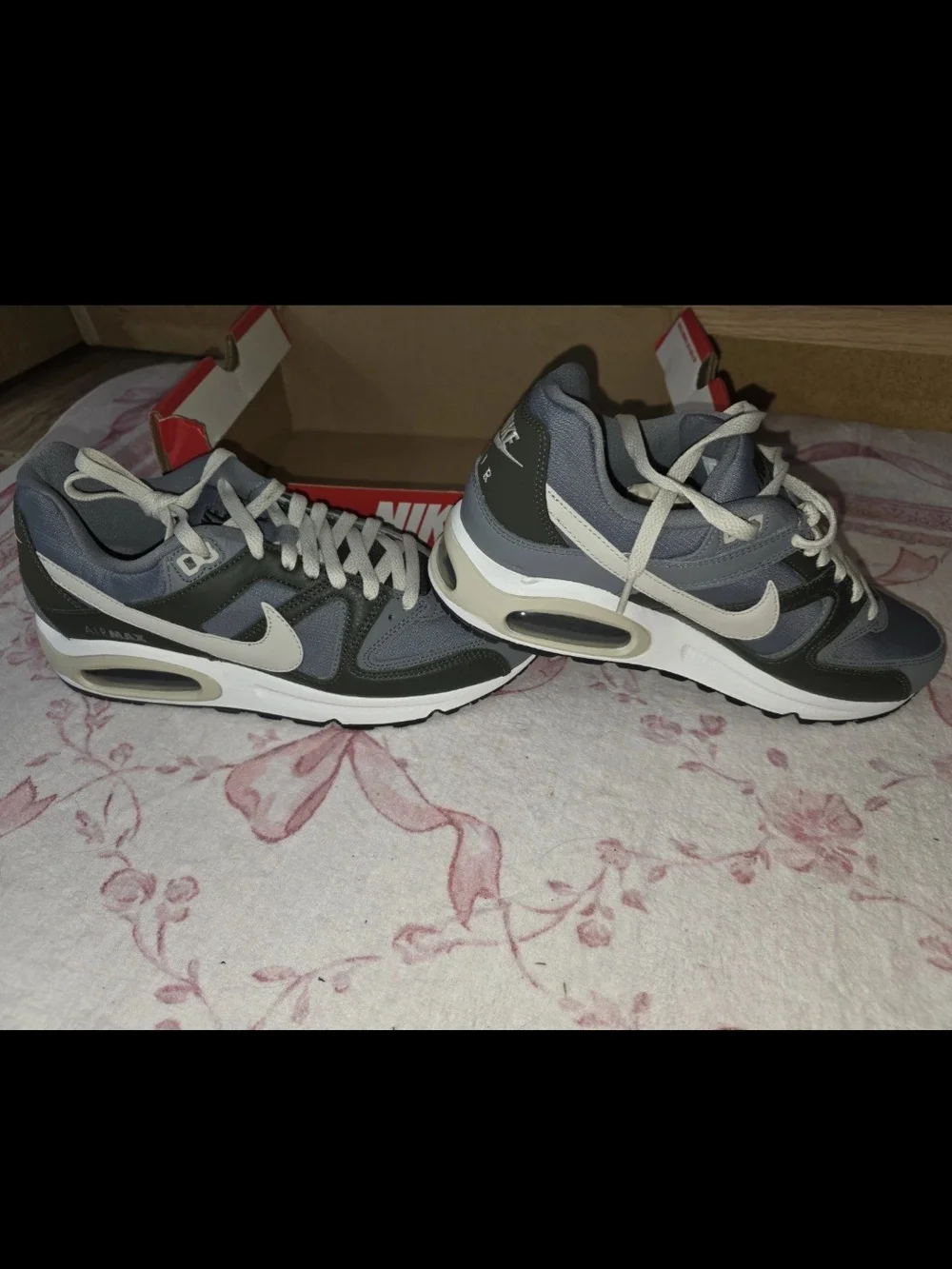 Nike Men’s Air Max Command Low-Top Sneakers